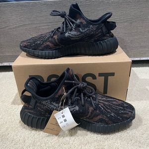 YEEZY 350 v2 Rock